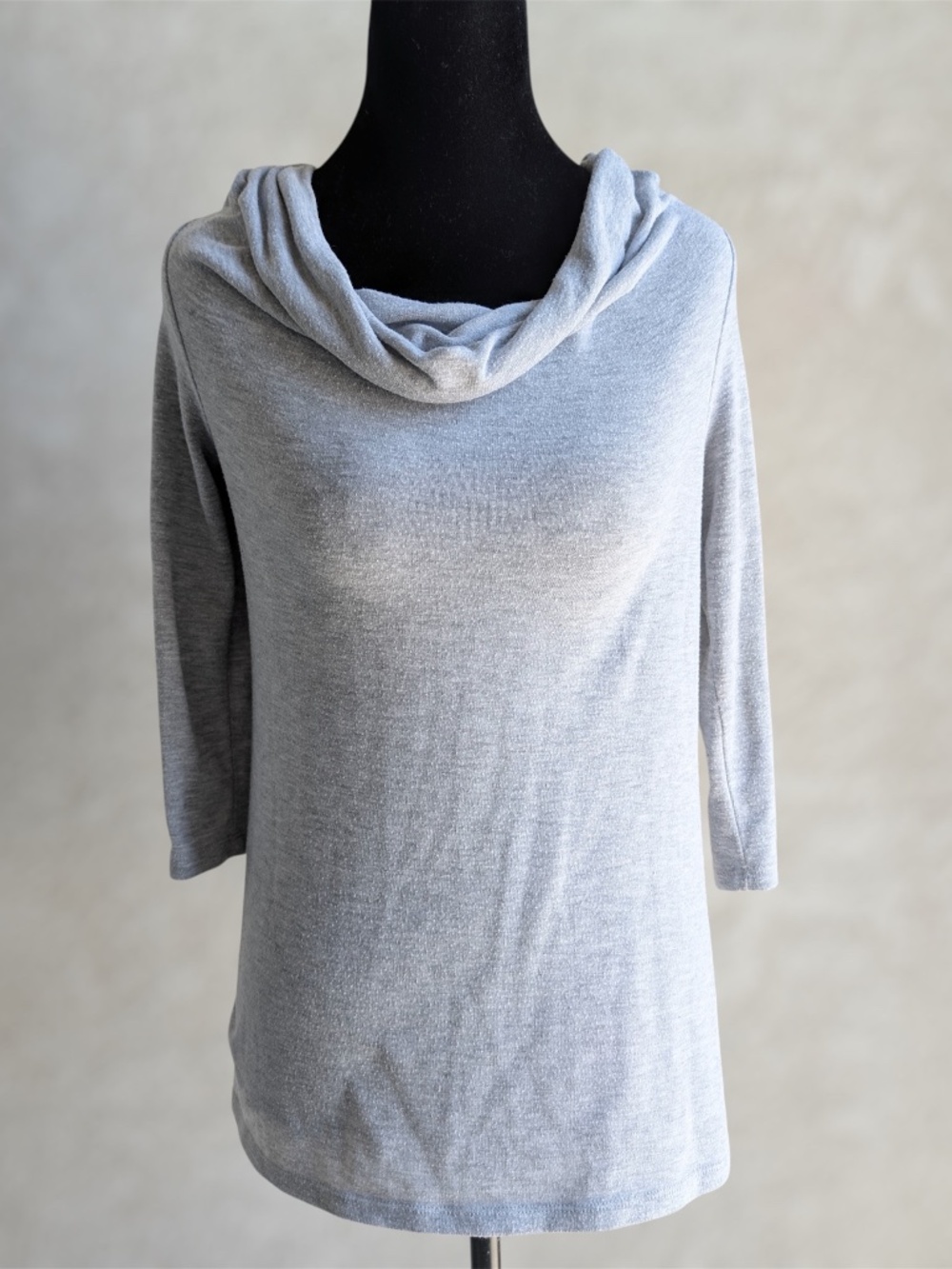Ann Taylor Women’s Size Medium Cowl Neck Sweater top Soft Knit 3/4 Sleeve Gray